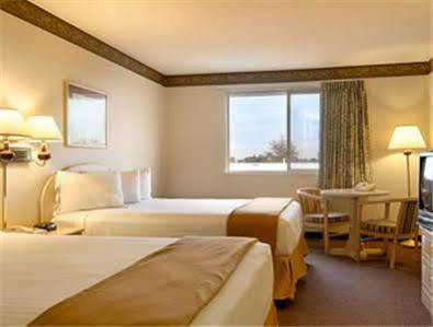 Ramada Limited Redding Hotel Bagian luar foto